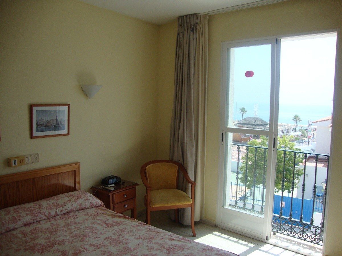 Hotel Cabello Torremolinos Exteriör bild