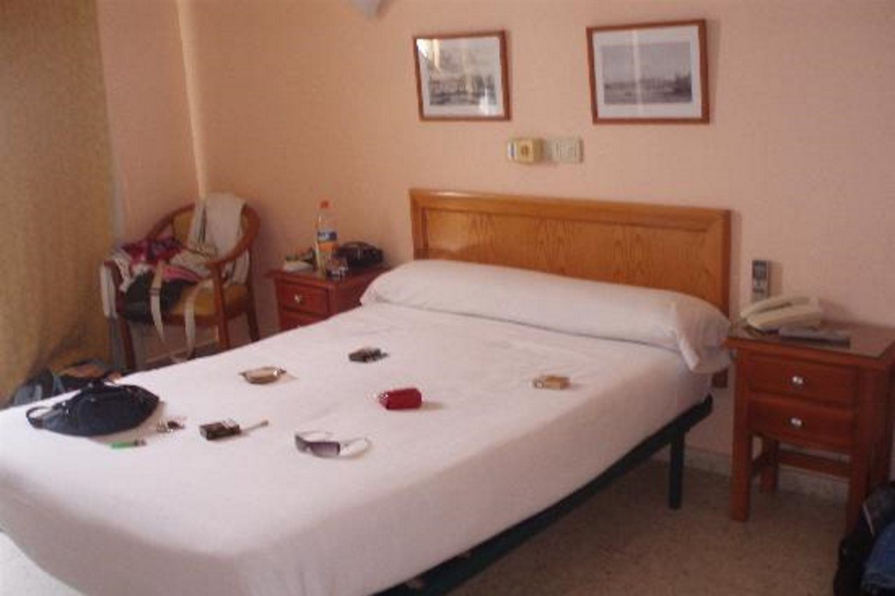 Hotel Cabello Torremolinos Exteriör bild